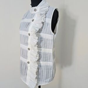 Elegant White Sleeveless Pleating Ruffle Blouse